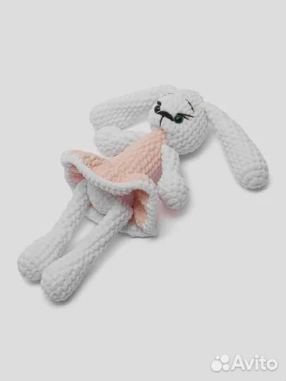 Плюшевый заяц в платье