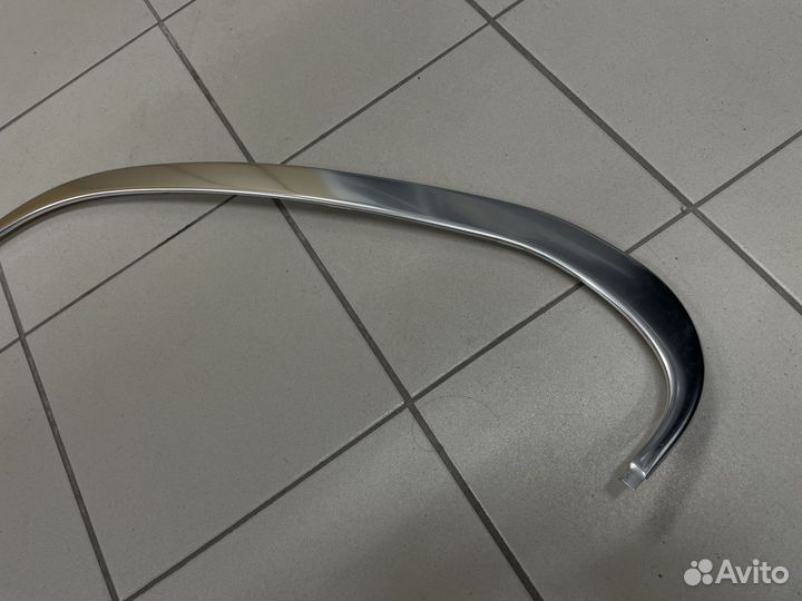 Молдинг стекло багаж. хс90 лев. Volvo 31255427