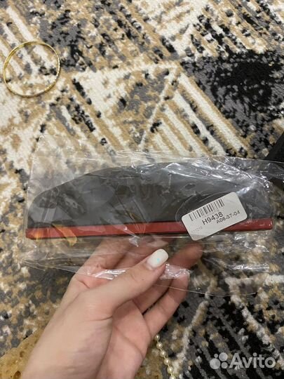 Козырек на зеркало заднего вида