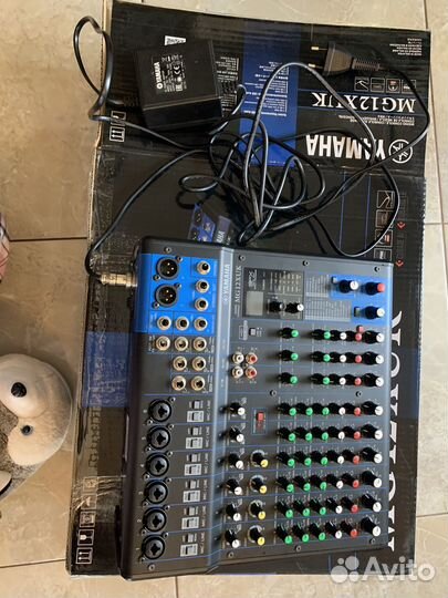 Микшерная консоль(yamaha MG12XUK)
