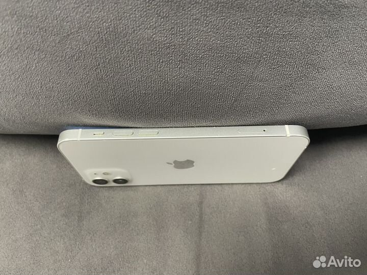 iPhone 12, 64 ГБ