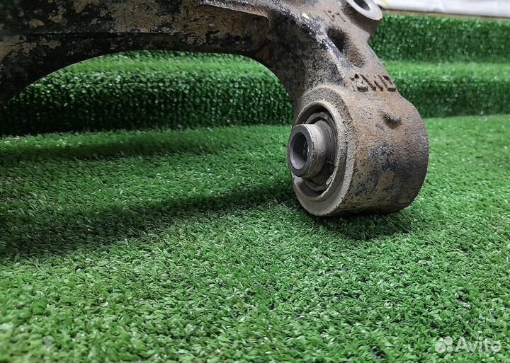 Кулак поворотный задний левый