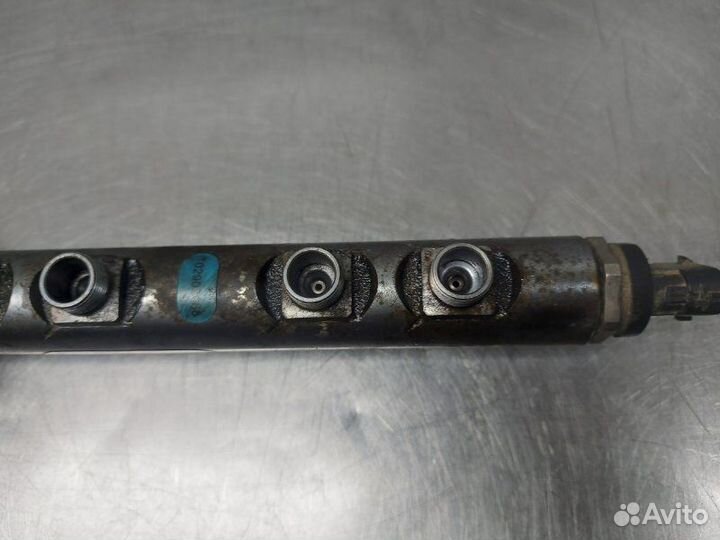 Топливная рейка правая Jeep Grand Cherokee WK2