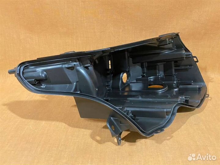 Корпус фары правый Range Rover Vogue IV