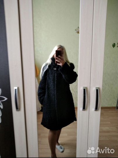 Шуба каракулевая