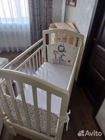 Кроватка детская с пеленальным комодом