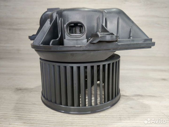 Вентилятор печки Peugeot 406