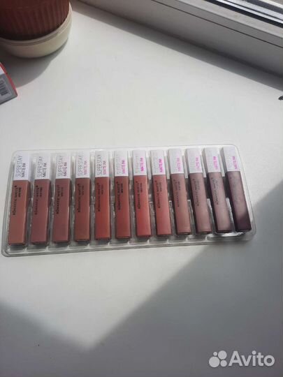 Помады для губ