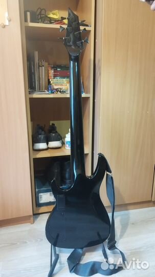 Бас гитара 6 струн Jaws Custom
