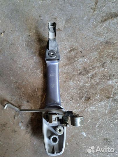 Ручка дверей на Mazda 3