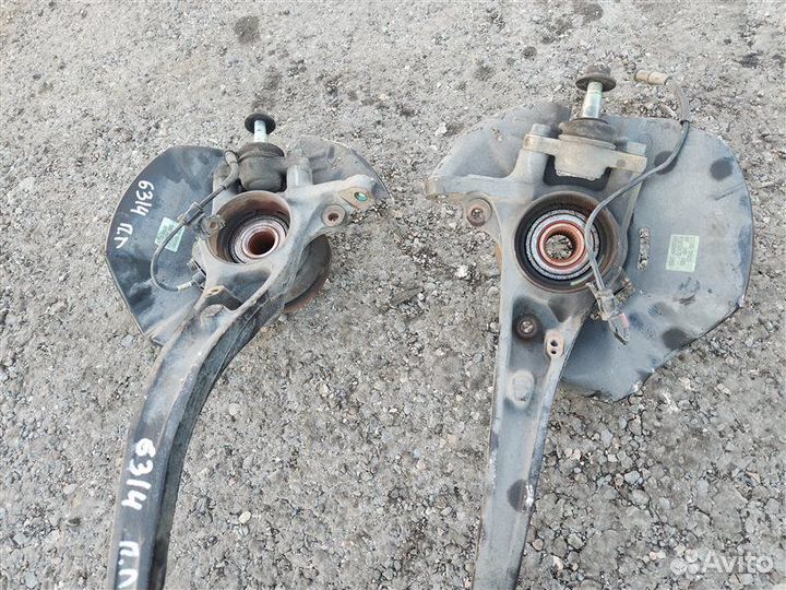 Кулак поворотный передний Kia Sorento XM 2011