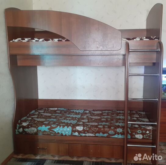 Двухъярусная кровать бу с матрасами