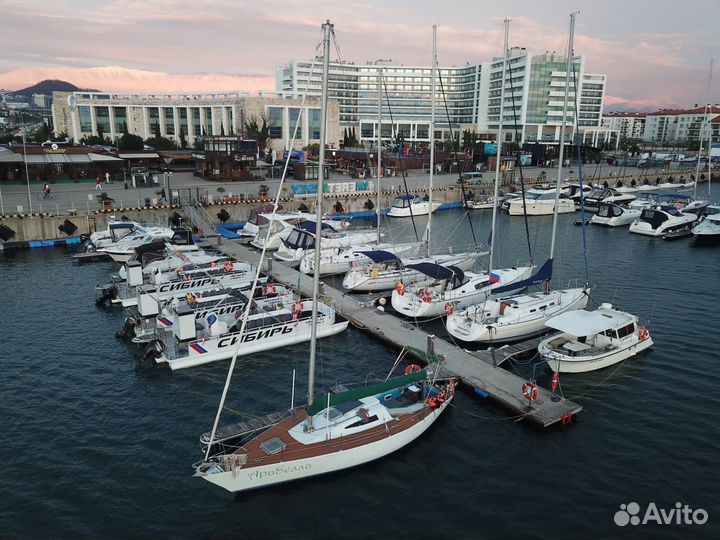 Яхта в море, встреча с дельфинами и рыбалка 3часа