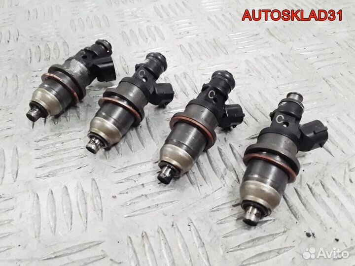 Форсунка инжекторная Mitsubishi Carisma DA 4G93