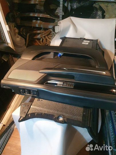 Обшивка двери водительской audi A8 D4