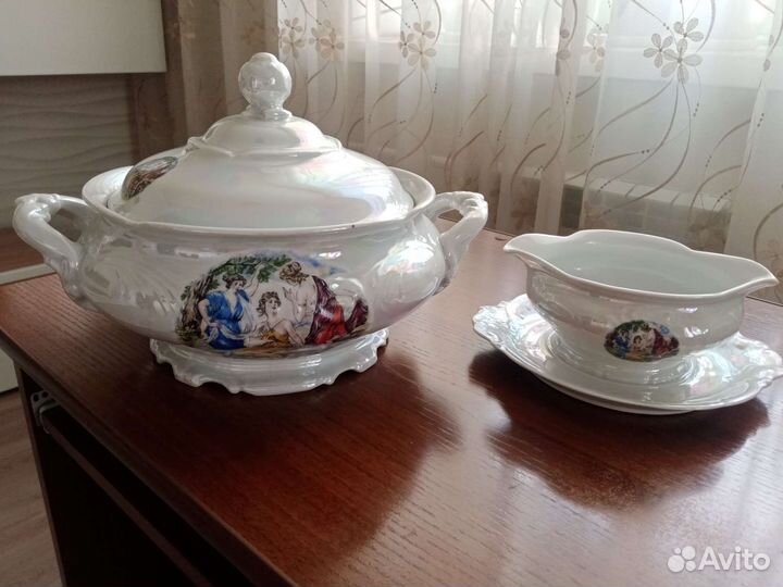 Столовый сервиз 