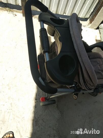 Продам прогулочную коляску