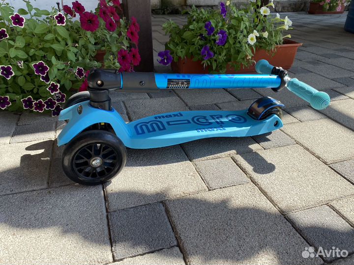 Самокат трехколесный