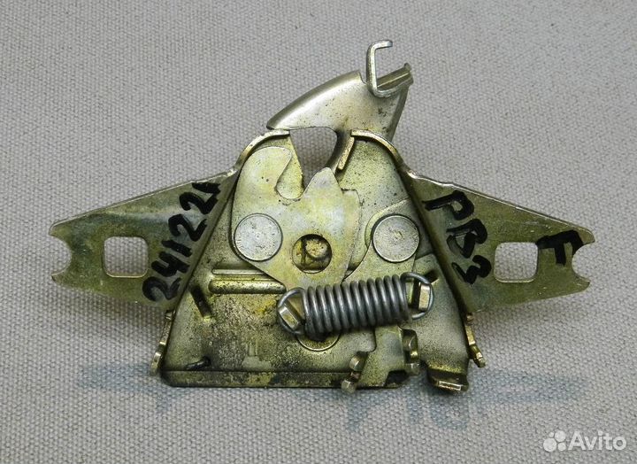 Замок капота VW Passat B3