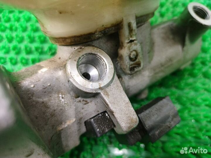 Главный тормозной цилиндр Volkswagen Golf Plus 5