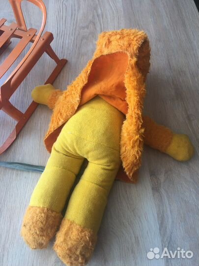 Мягкая кукла и игрушечные санки