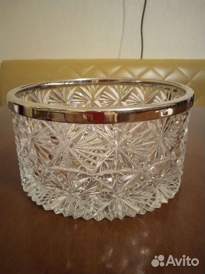 Хрустальная ваза