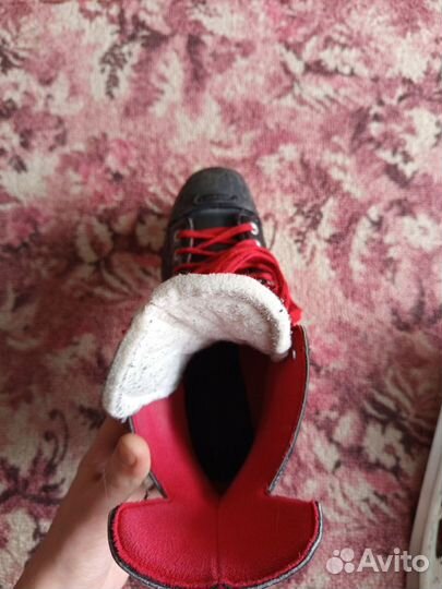 Коньки хоккейные