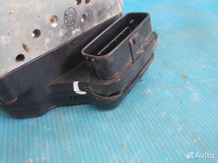 Блок ABS (насос) Toyota Camry XV40 2006-2011