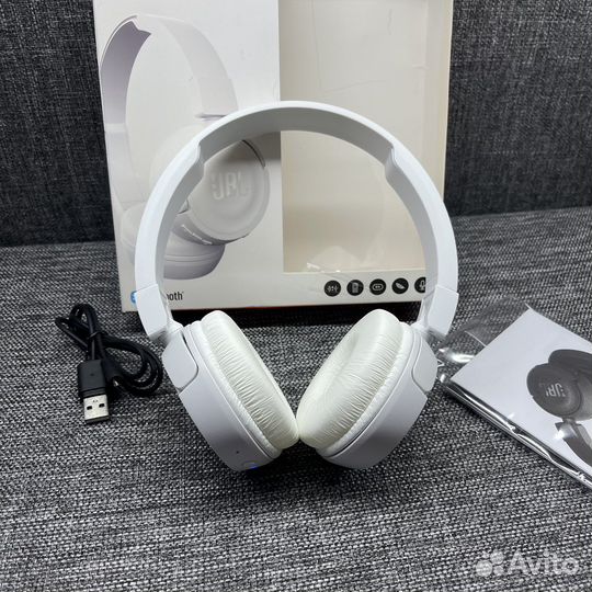 Беспроводные наушники JBL T450 BT белые б/у