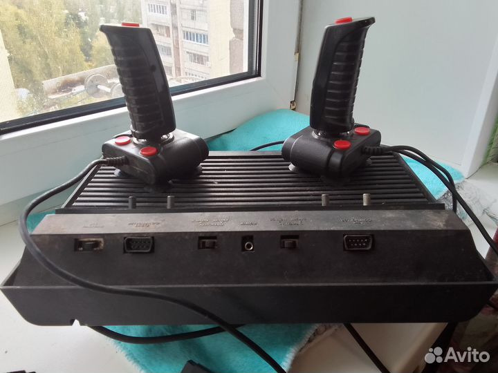 Игровая приставка Atari2600