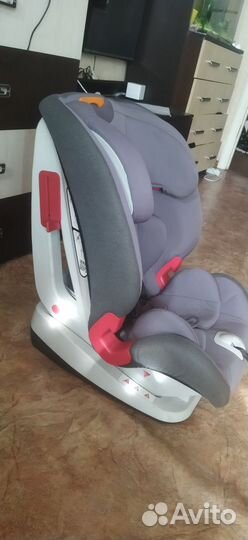 Автокресло chicco universe standard