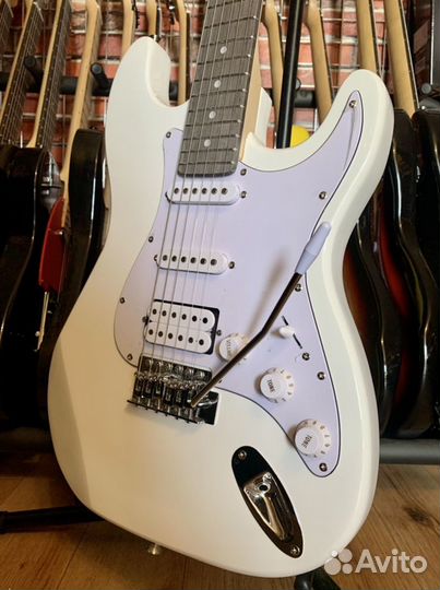 Электрогитара Stratocaster + Чехол