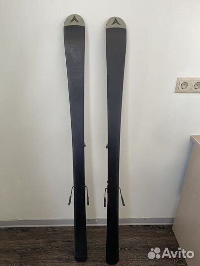 Горные лыжи с креплениями