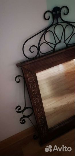 Зеркало настенное в раме