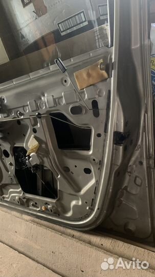 Дверь передняя правая renault logan 1 2012