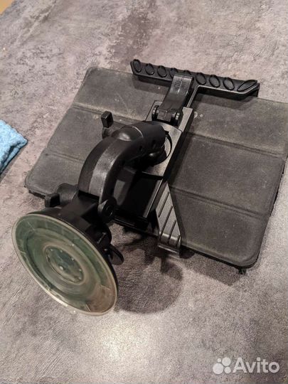 Держатель для планшета в авто