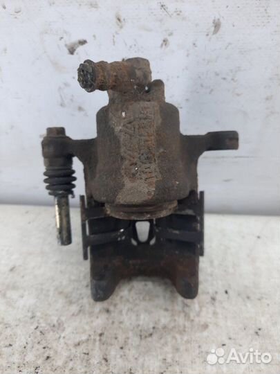 Суппорт тормозной задний правый Honda Cr-V