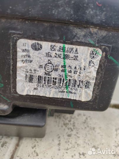 Фары volkswagen jetta 6правая