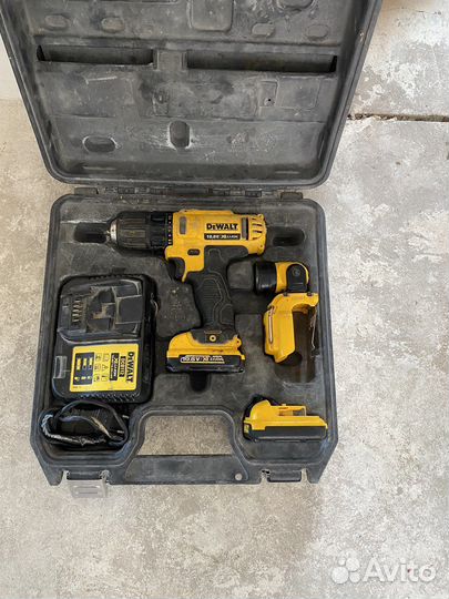 Шуруповерт dewalt