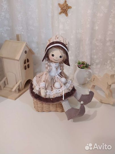 Кукла интерьерная