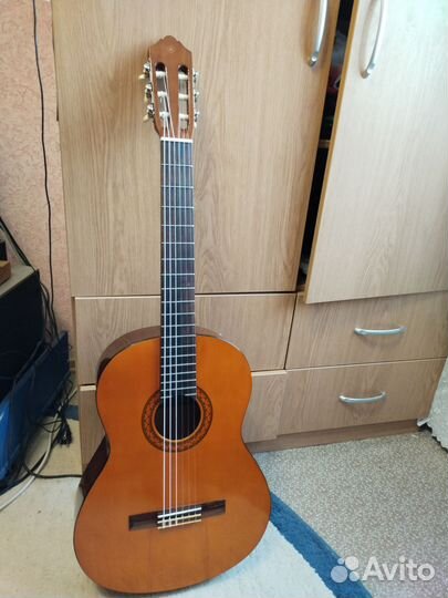 Классическая гитара yamaha c40