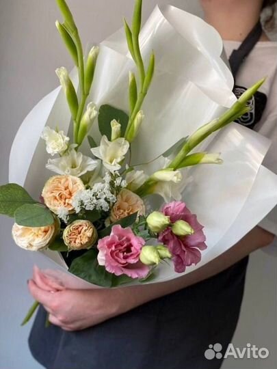 Букет для учителя с гладиолусами