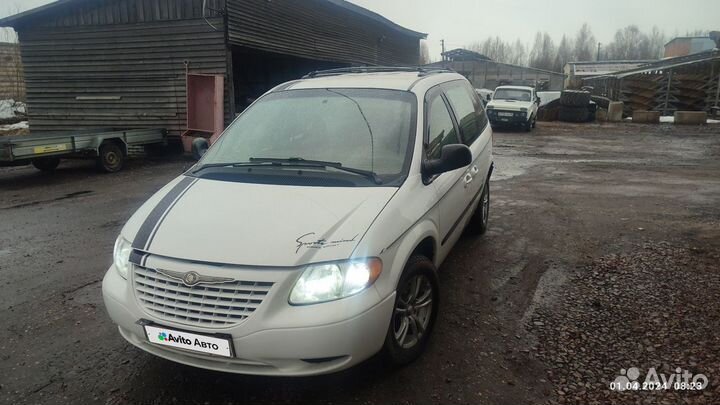 Chrysler Voyager 3.3 AT, 2001, 407 327 км