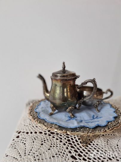 Поднос винтажный на ножках