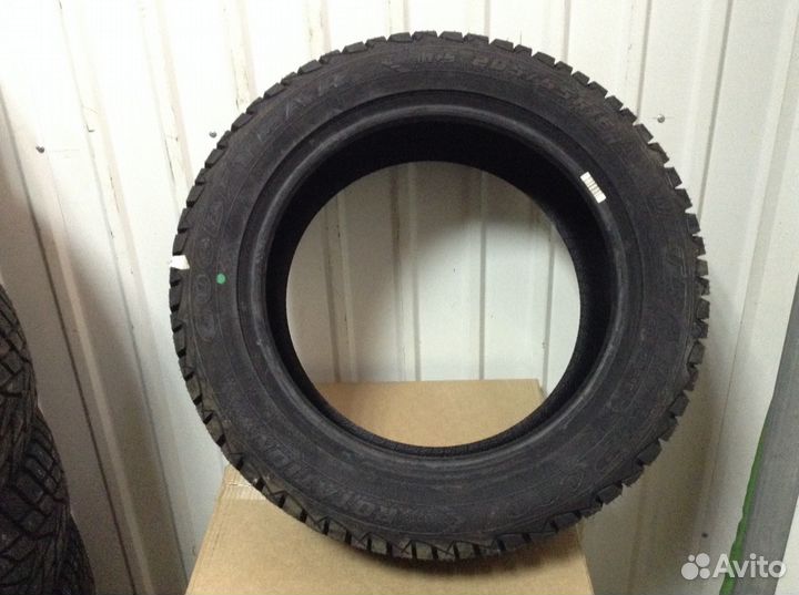 Goodyear Ultragrip 600 225/55 R17