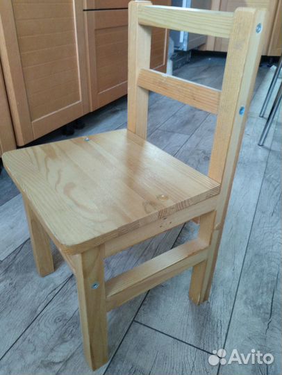Детский стол IKEA и стул