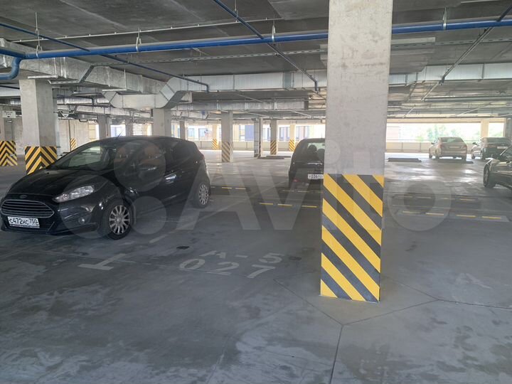 Машиноместо, 13 м²
