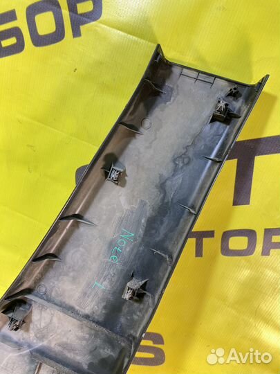 Накладка центральной стойки левая Nissan Note E11