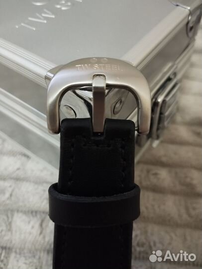 Часы TW Steel TW 18