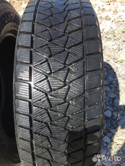 Bridgestone Blizzak DM-V2 225/65 R17